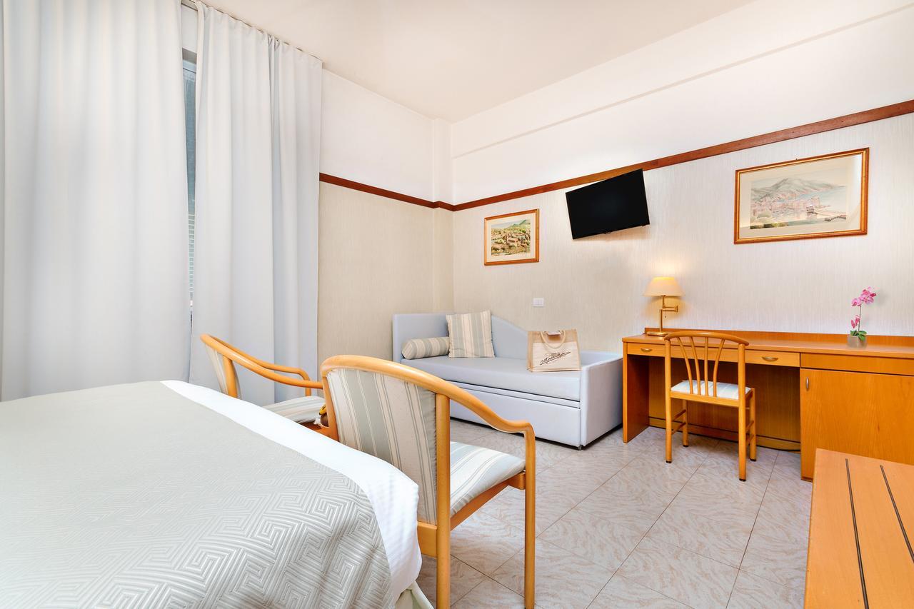 Hotel Monte Rosa Chiavari Esterno foto